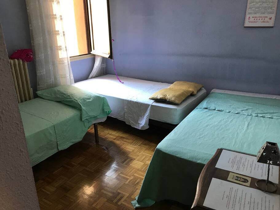 3 beds bedroom