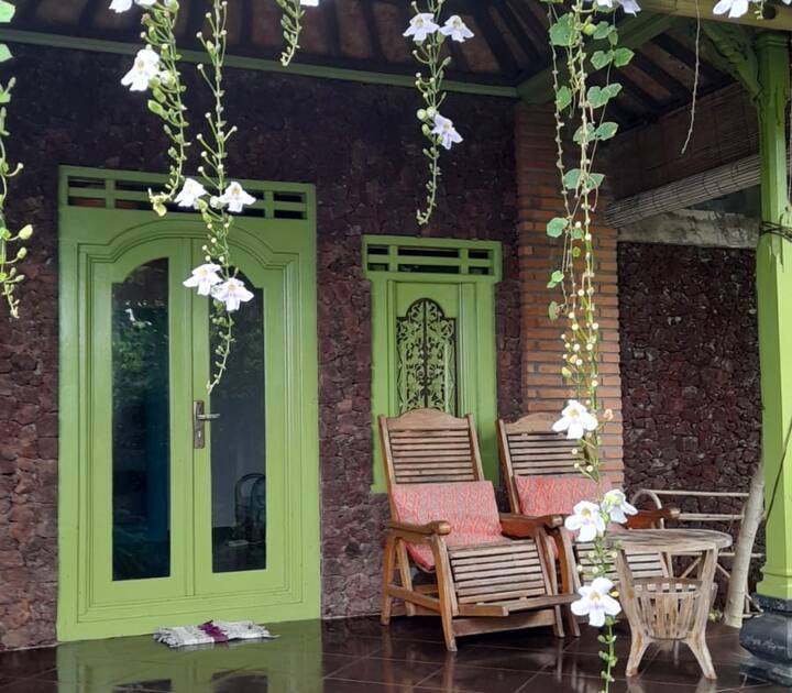 Balinesestyle Beachfront House Amed Bungalows for Rent in Abang