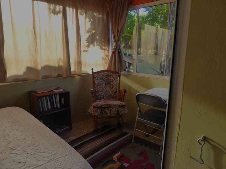 ในห้องหนังสือคุณสามารถดูการอ่านได้ใน 4 ภาษา