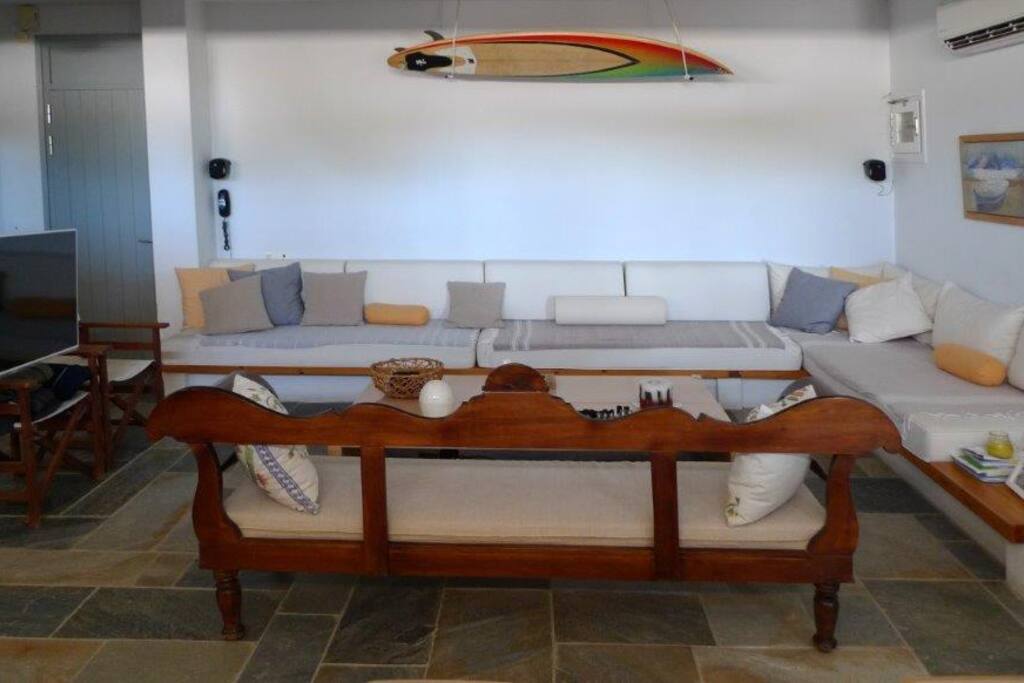 2.living area