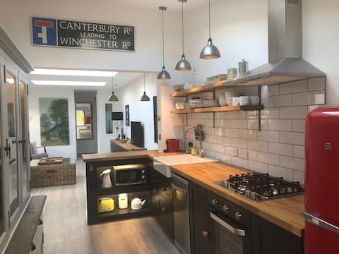 Whitehouse Garden Apartment in Bath - free parking