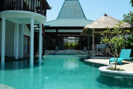 Luxury Room, 300 mts TO BERAWA BEACH! BRAND NEW