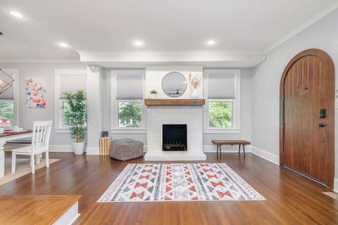 Successful Airbnb property: Prime Location, Great for Worker Groups/Families in Elizabeth