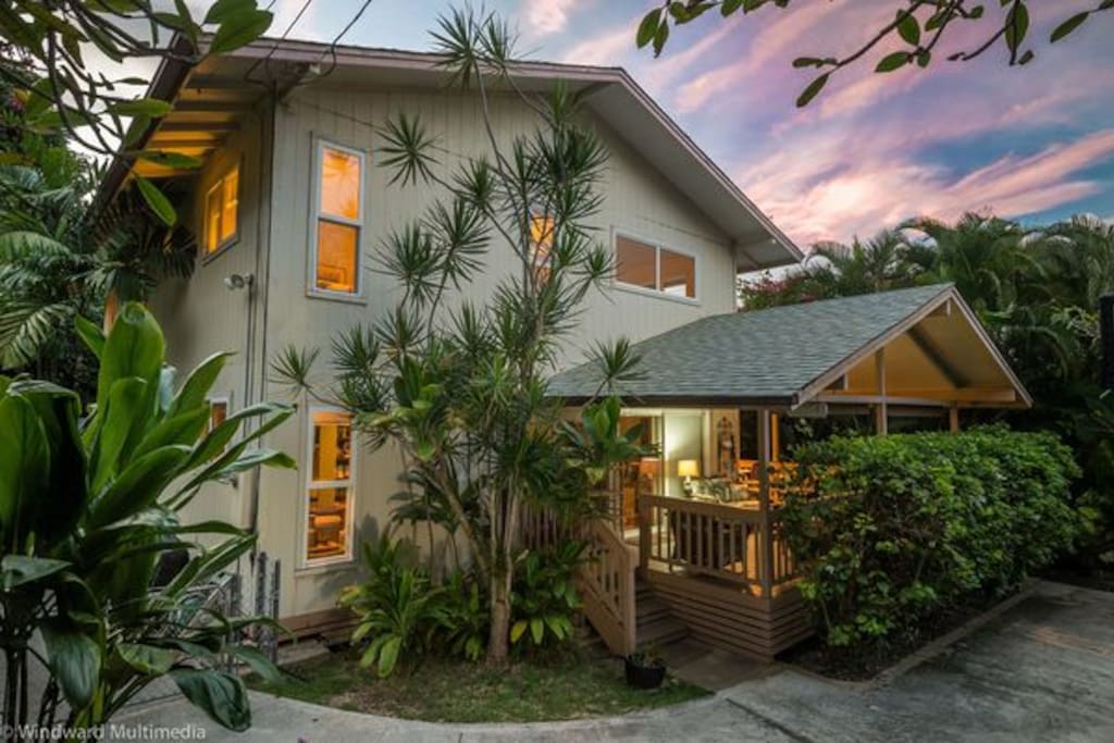 Escape to Paradise - the name says it all. 2500 sf, 400 sf lanai, large yard, one lot from the ocean, with kayaks, snorkels, etc included.