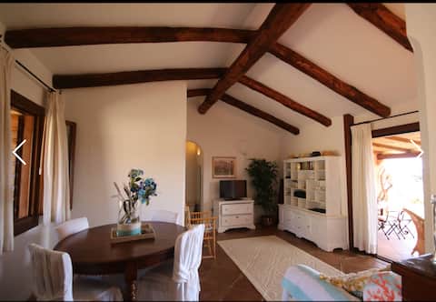 Proprietà Airbnb di successo: Cala Granu charming villa 2 steps from the sea a Arzachena