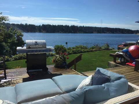 Amazing Lakefront Home with Hot Tub and Dock