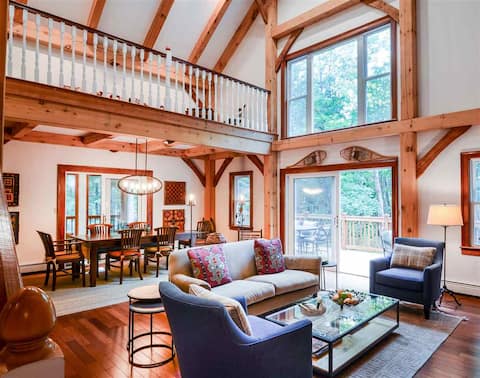 Luxury Lodge Oasis Near Dartmouth and Ski Resorts