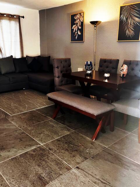 Apt. Modern/Comfortable, great location!!