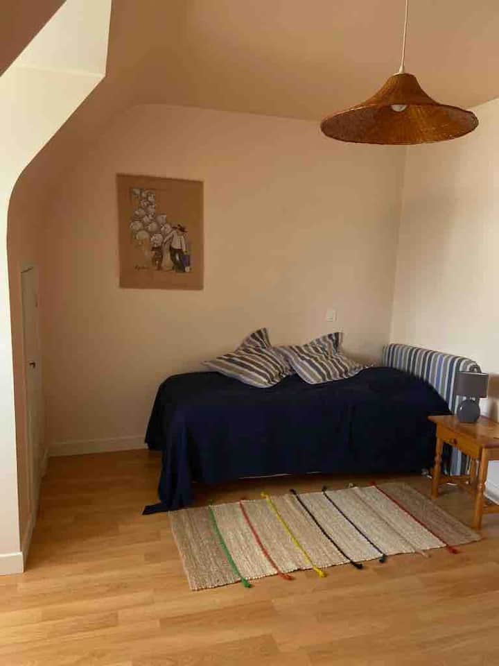 Dhoma e gjumit 4 (krevati 90x190)