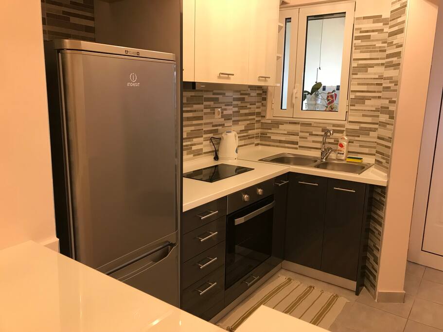 ΚΟΥΖΙΝΑ ------- KITCHEN