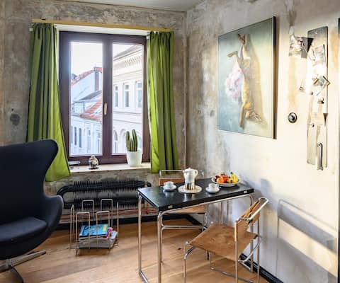 Traumhafte Viertel 1-Z Altbau! Bestlage! Ruhig!