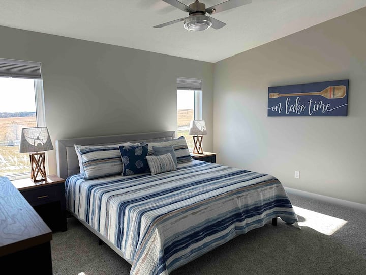 เตียงคิงไซส์ชั้นบน