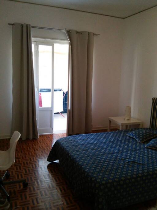 Visto do quarto com varanda. (Quarto 2)