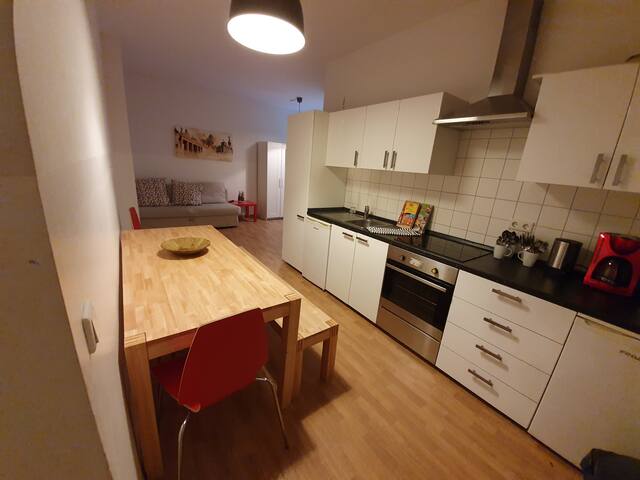 3Room Apartment Frankfurter Allee-Perfect Location gallery image 2