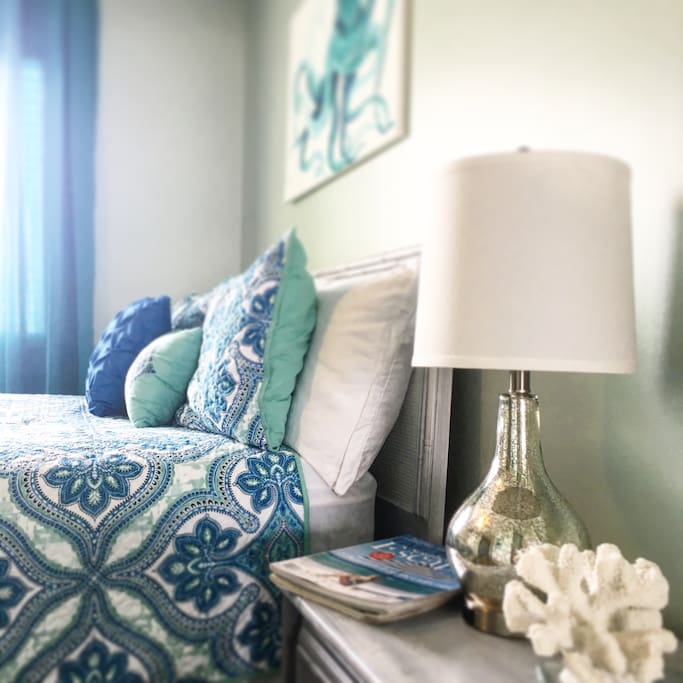 Fresh, clean linens and plenty of comfy pillows are waiting for you. USB phone chargers are in the lamps so you can easily charge your devices.