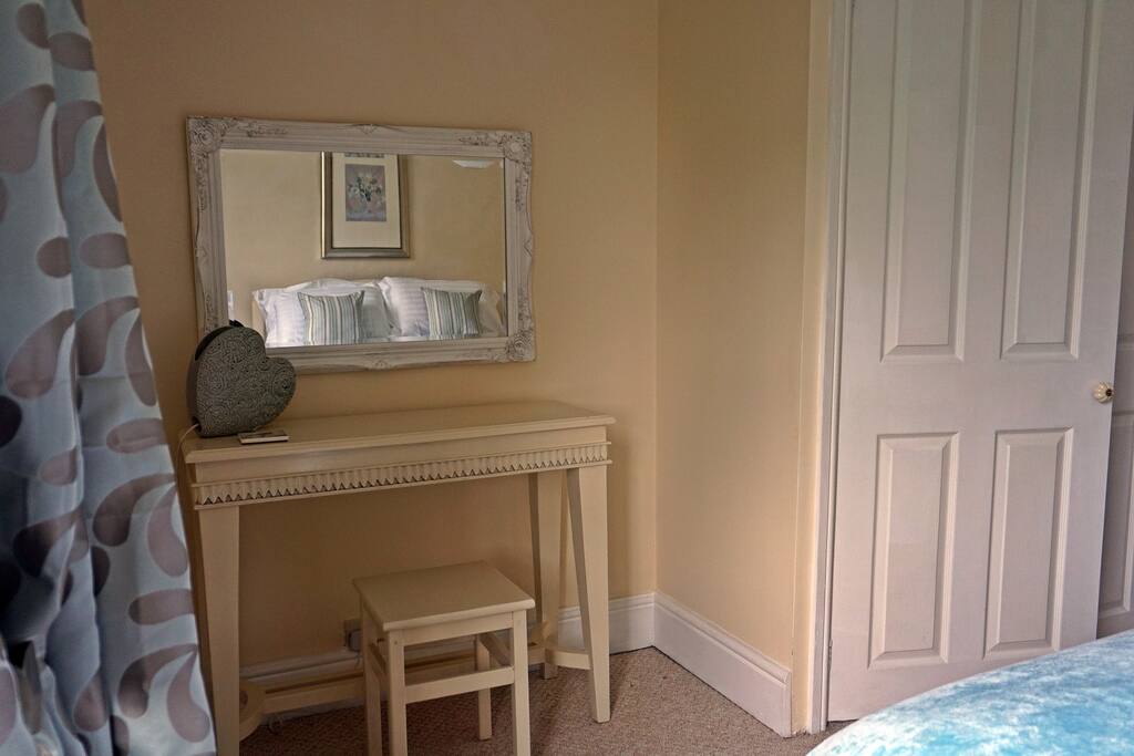 Double wardrobe with space for storage