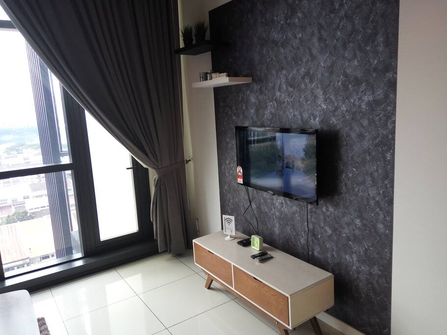 Flat-screen TV with NETFLIX