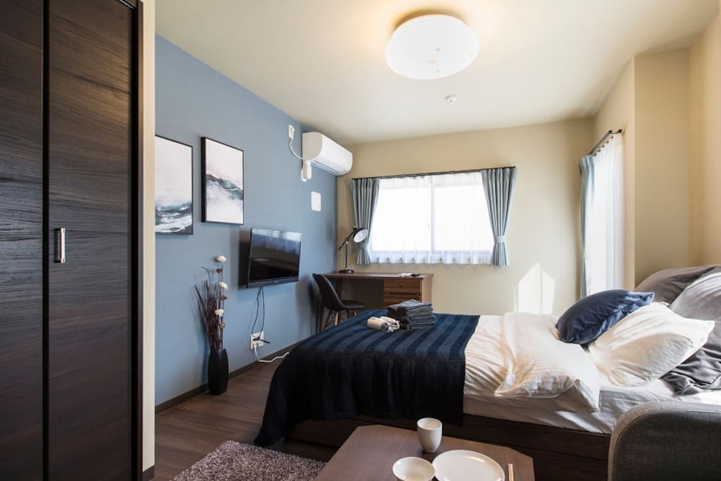 Cozy room for 1~4 guests.