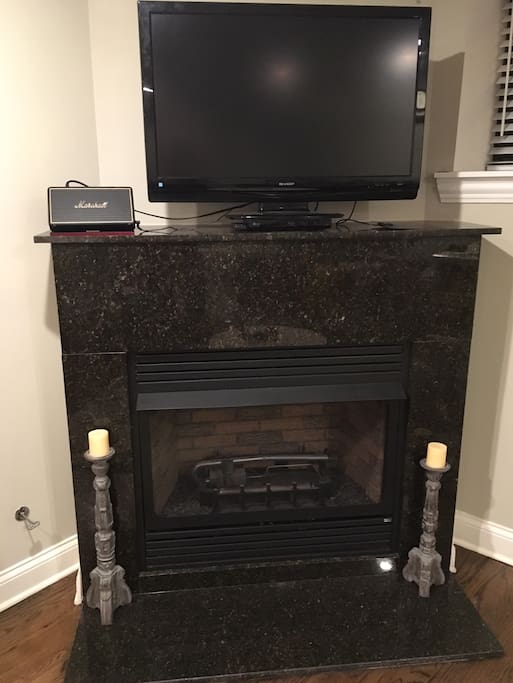 Working Gas Fireplace, TV (w/ Chromecast) & Bluetooth Speaker