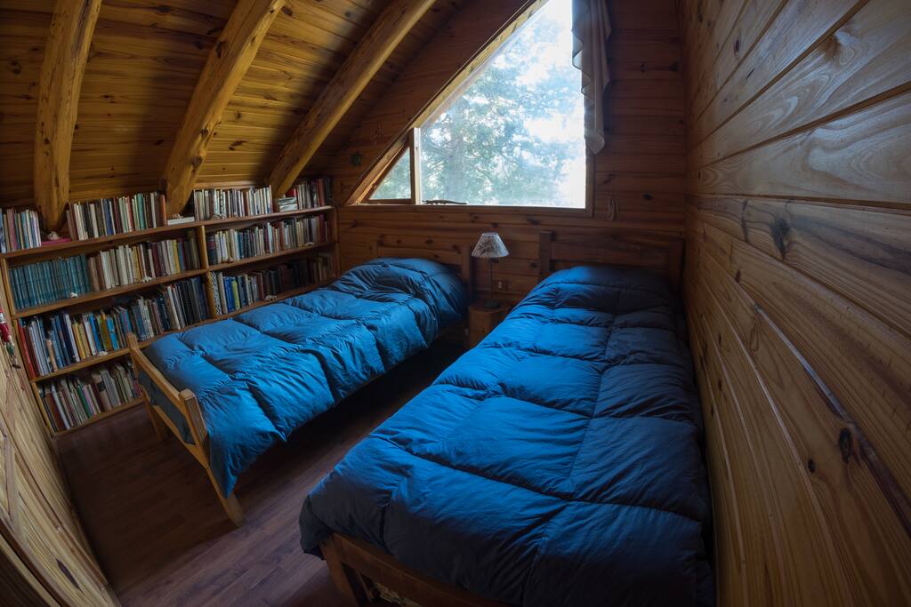 habitacion con dos camas