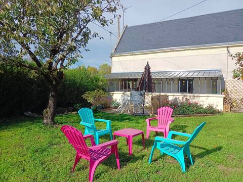 Gîte at the foot of the "Loire by bike"