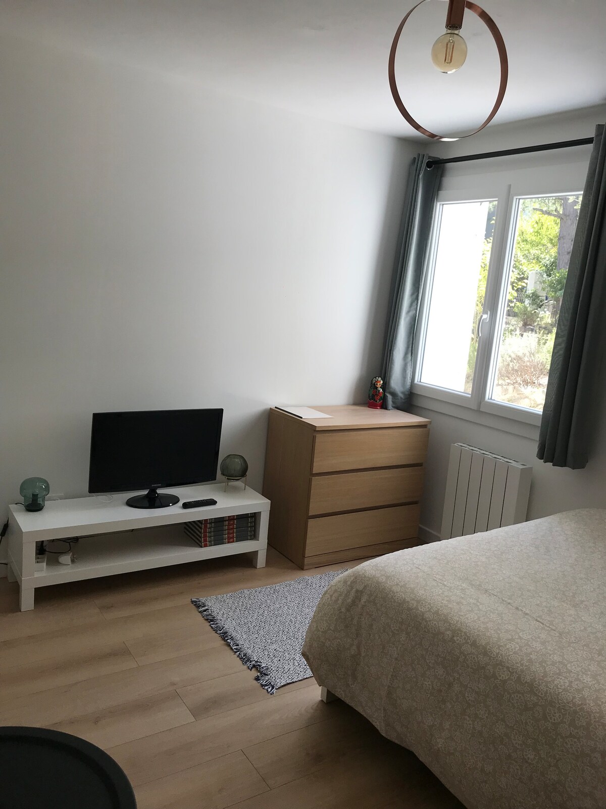 Popular Airbnb listing: Charming renovated 2-room with quiet garden in Châteaurenard
