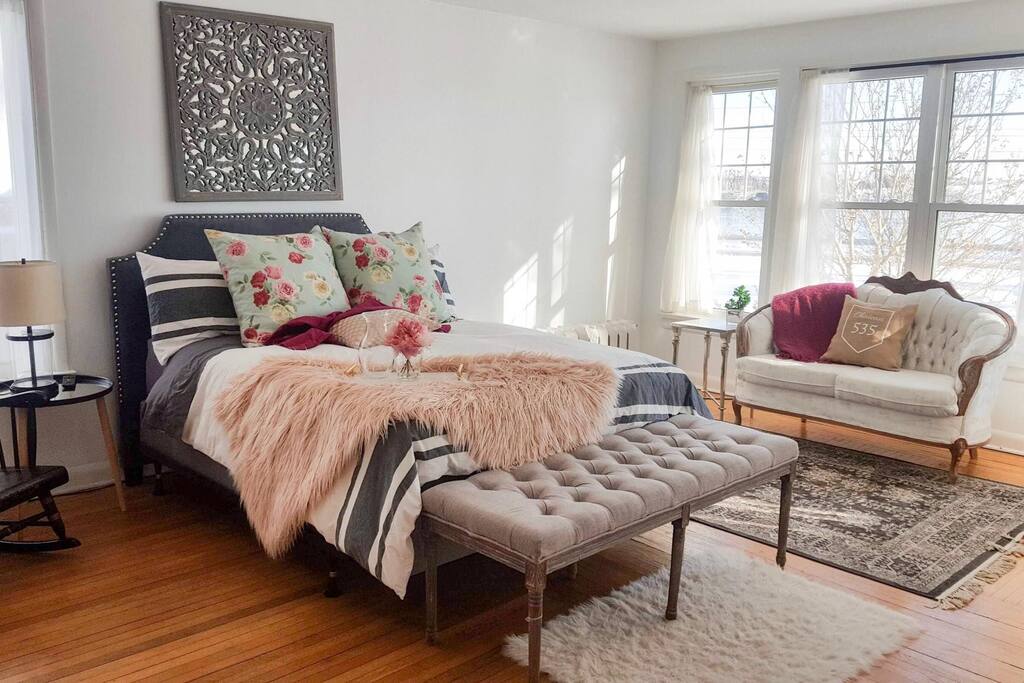 Master Bedroom on the main floor
Lots of natural light and a view of the Niagara River