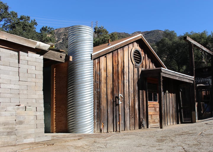 Studio on historic Zorthian Ranch Guesthouses for Rent in Altadena