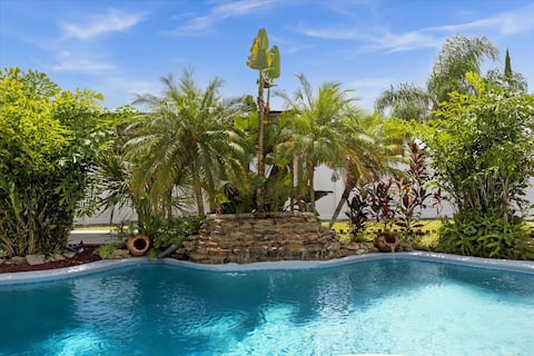 Private Oasis 5 mi to Universal - Heated Pool