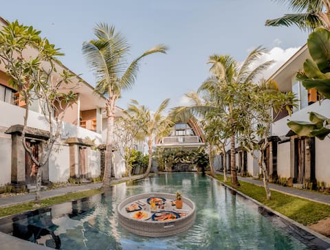 8 Hours Experience Stay at Peaceful House Seminyak