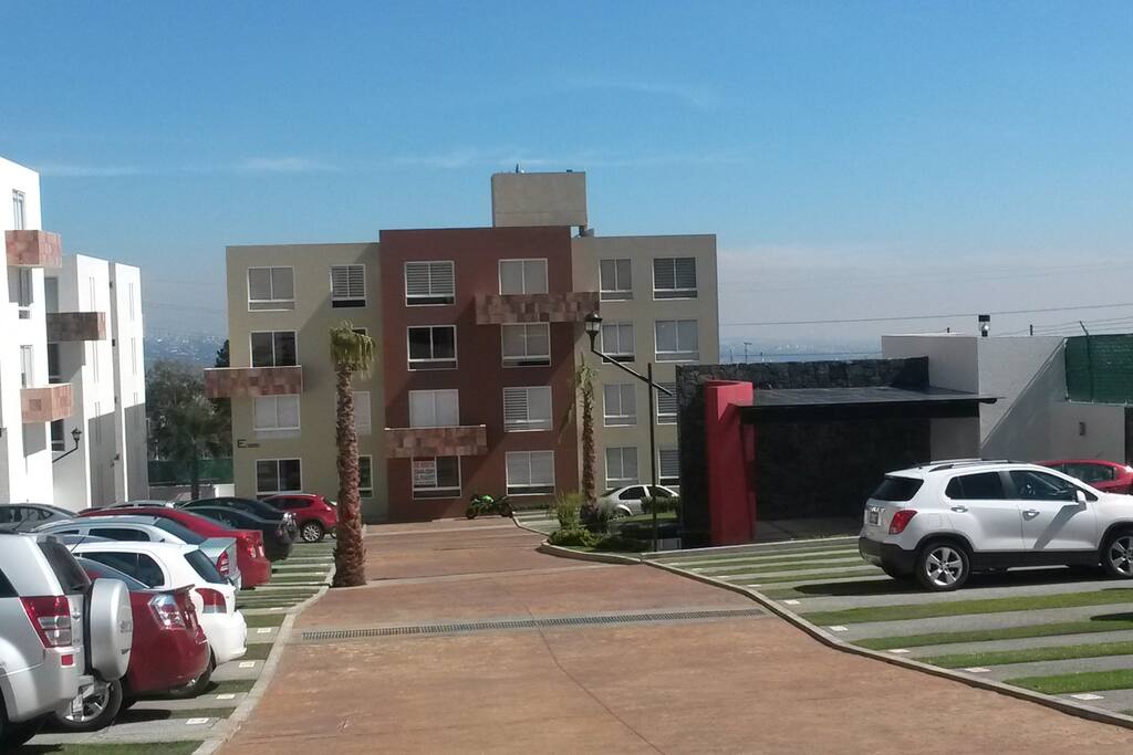 Conjunto Habitacional con seguridad 24 hrs