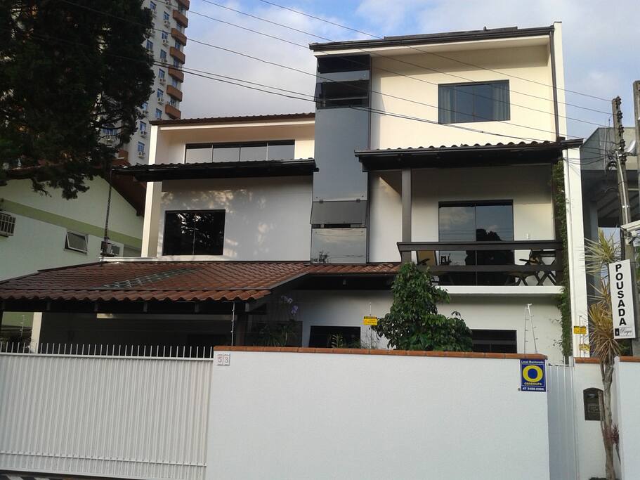 Fachada frontal da Pousada