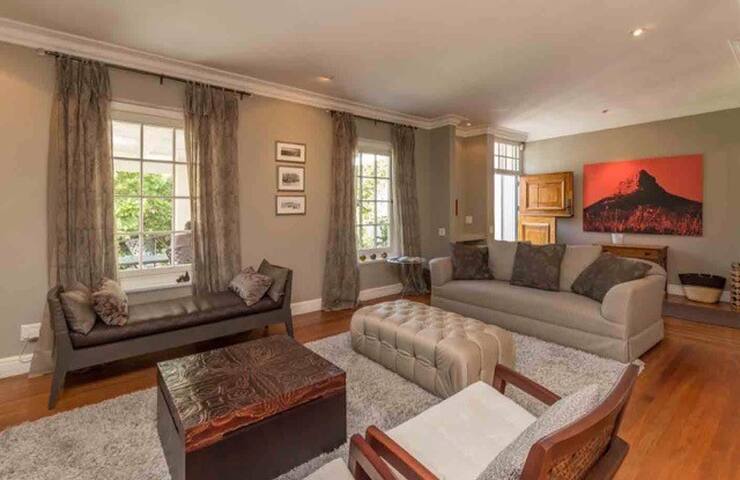 Beautiful Cape Dutch House in Leafy Newlands gallery image 3