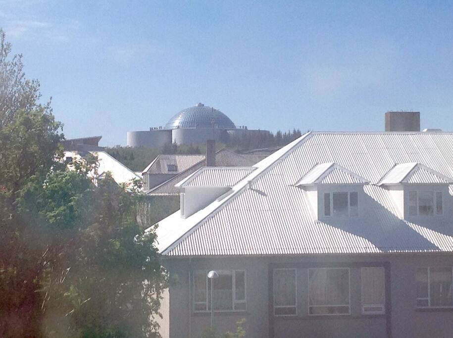 The view from the living room. Perlan - The Pearl.