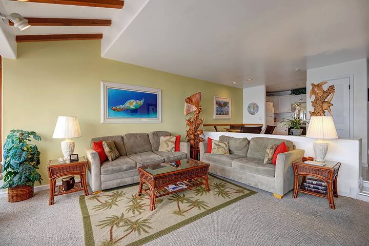 H230: 2B|2B Villa, Ocean Views, 4-seat golf cart gallery image 2