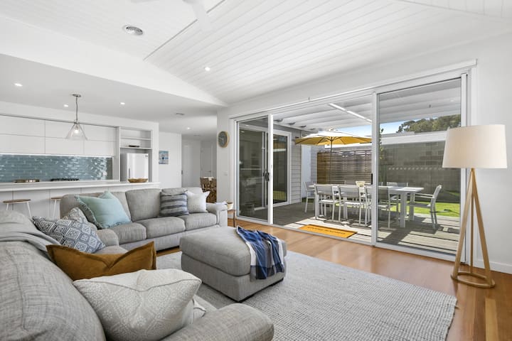 Beach, River, Golf, Shops -all within easy reach!