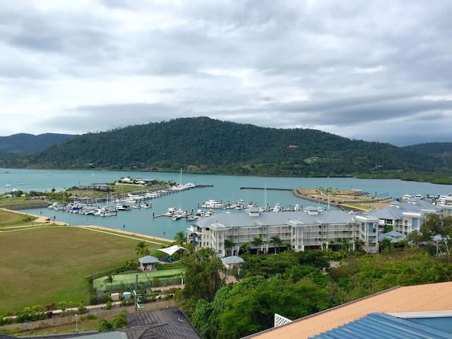 Airlie BEACH Sea View Studio Free WIFI