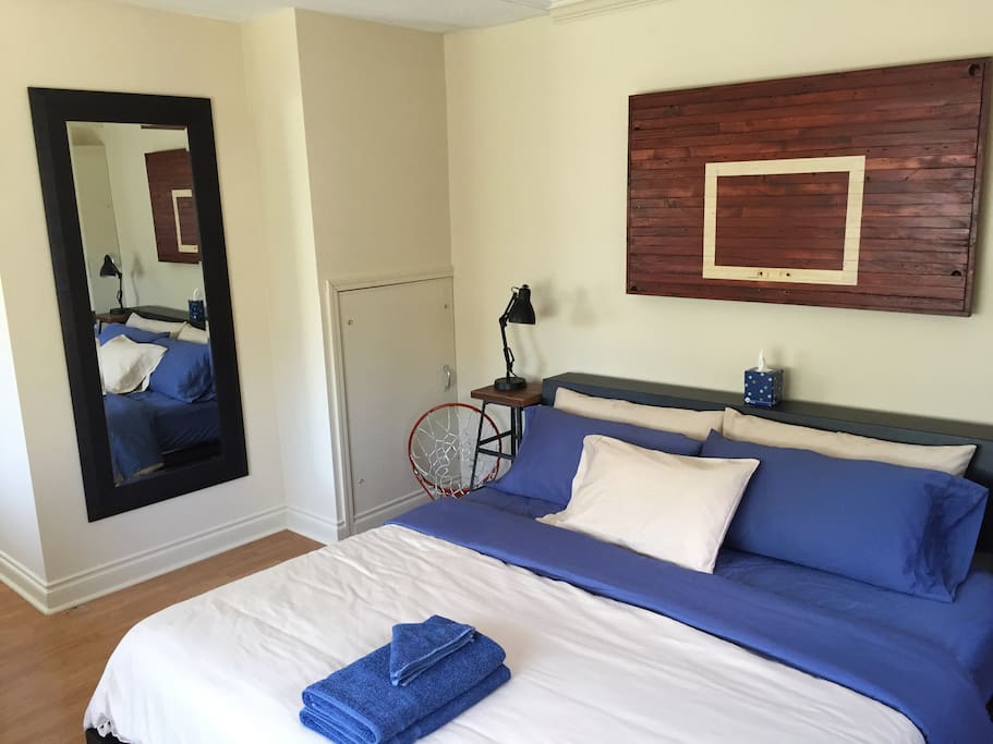 Comfy mattress, soft sheets and plenty of space to sprawl out!