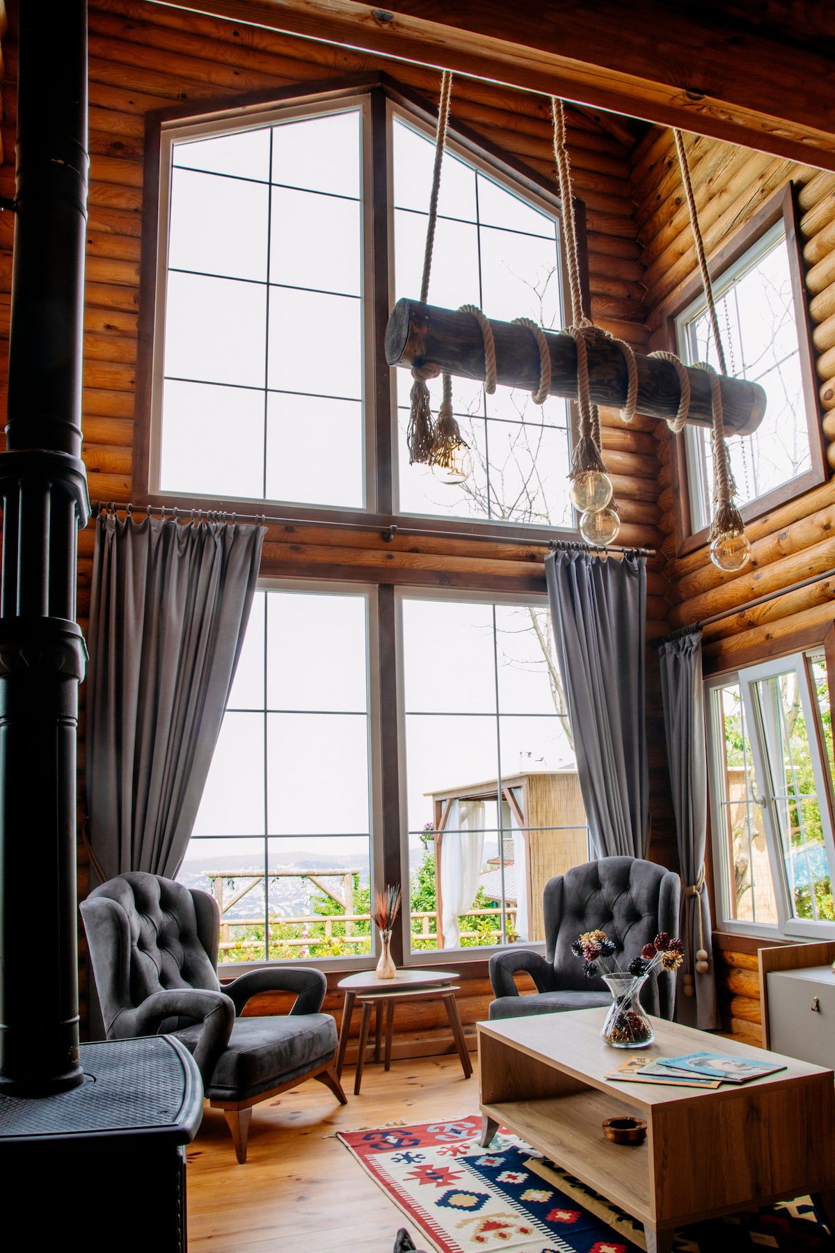 Göl Manzaralı Sıcak havuzlu Kütük Ev A1