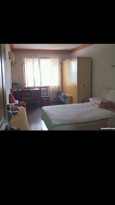 客房,领包就可以住了,家庭环境不求多豪华只求温馨舒适