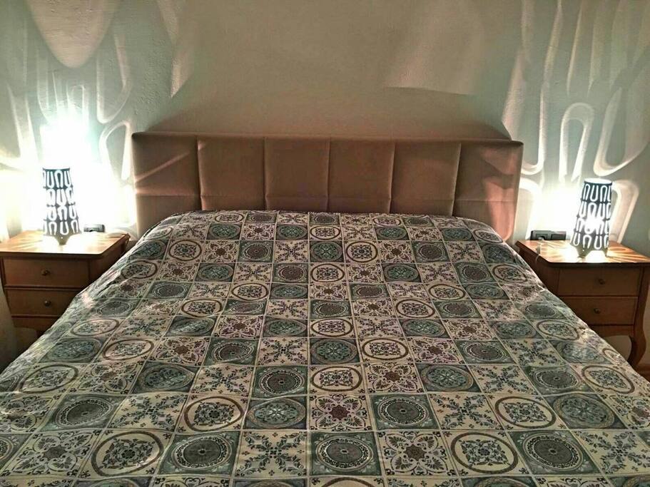150cm x 200cm comfortable bed