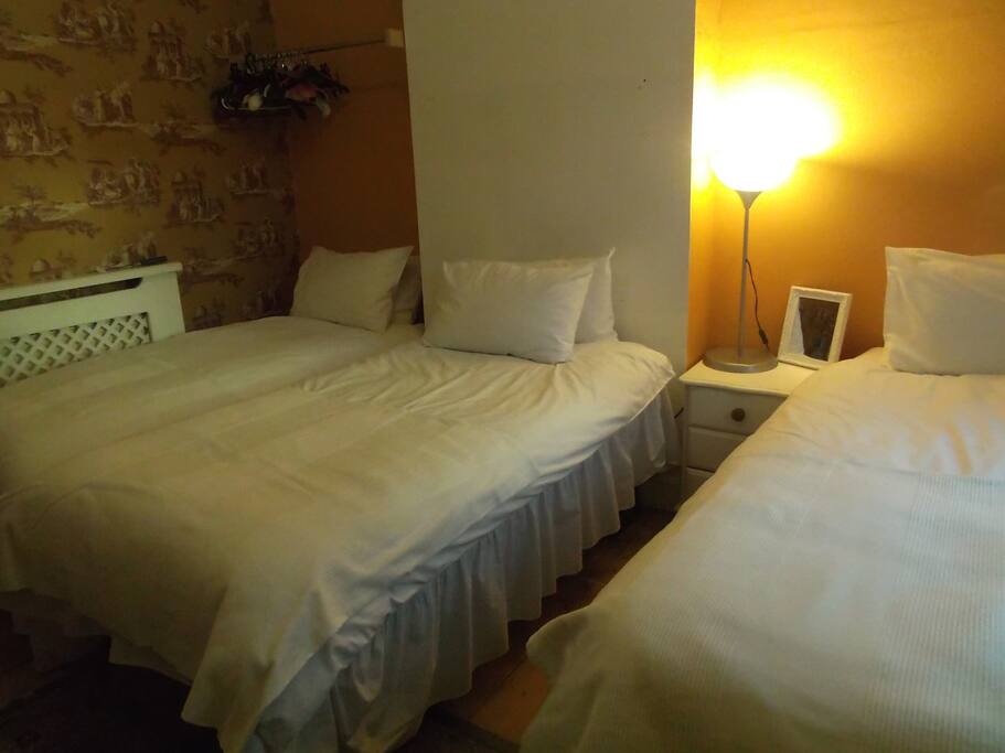 1July 3 single beds