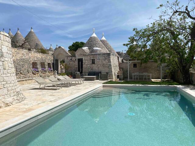 Trullo Quercia with private pool