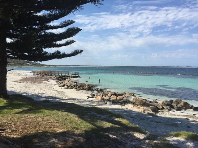 Only 200m from the main swimming beach of Augusta gallery image 3