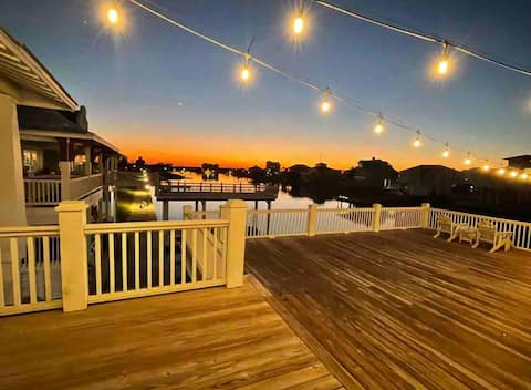 “Flounder Bay” 4/3 house ON THE WATER & boat slip!