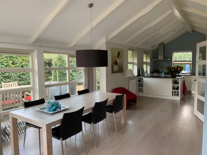 Luxury detached and centrally located villa