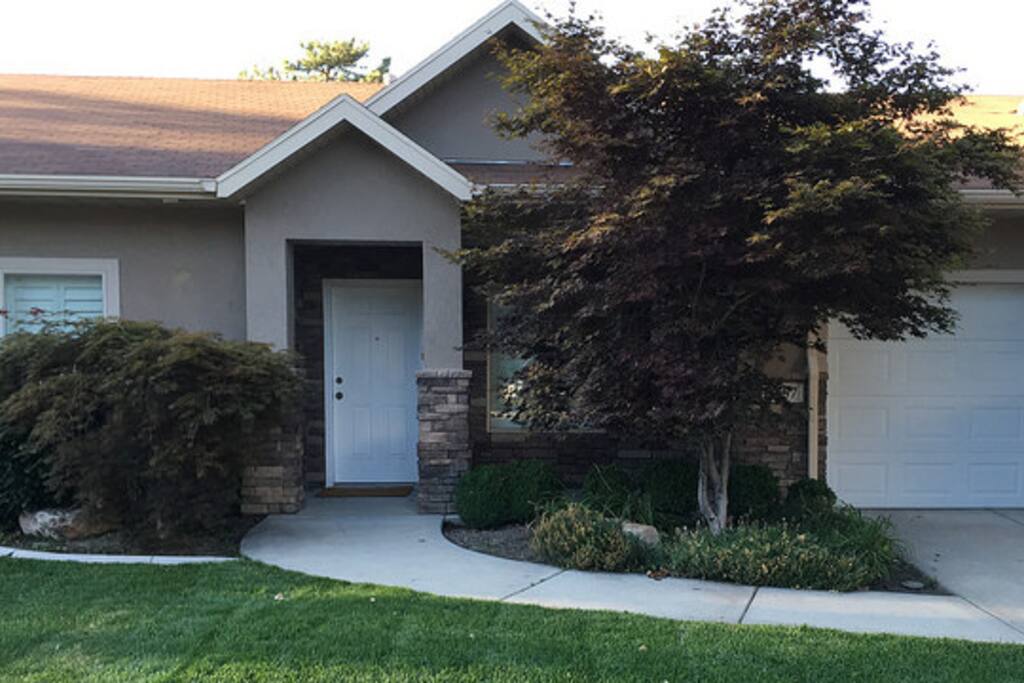 Entrance with single car garage