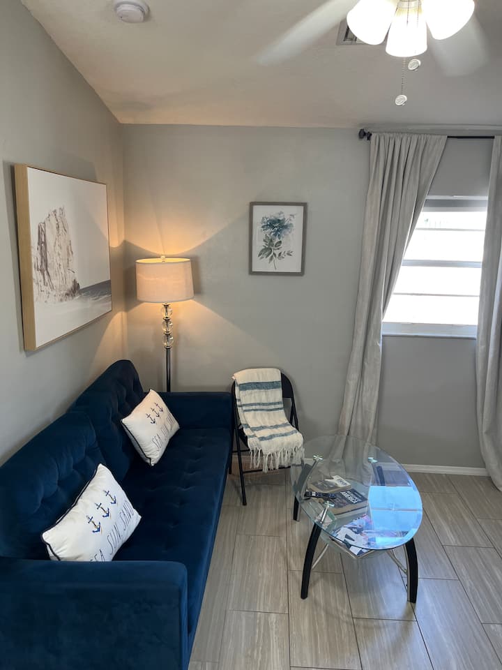Adorable Attached Guest Suite ! - Sarasota, FL
