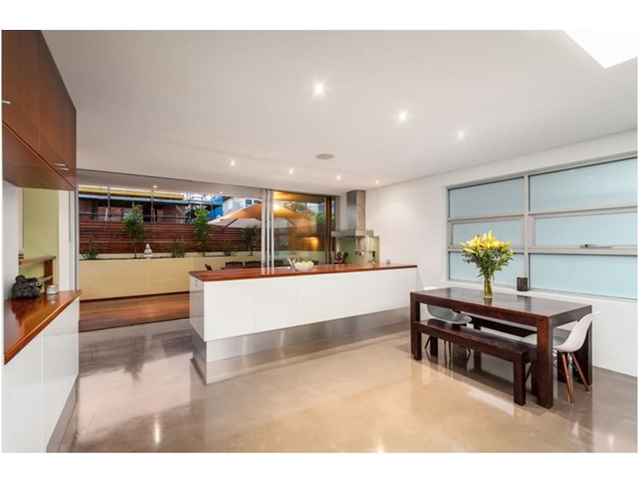 Kitchen/dining/verandah