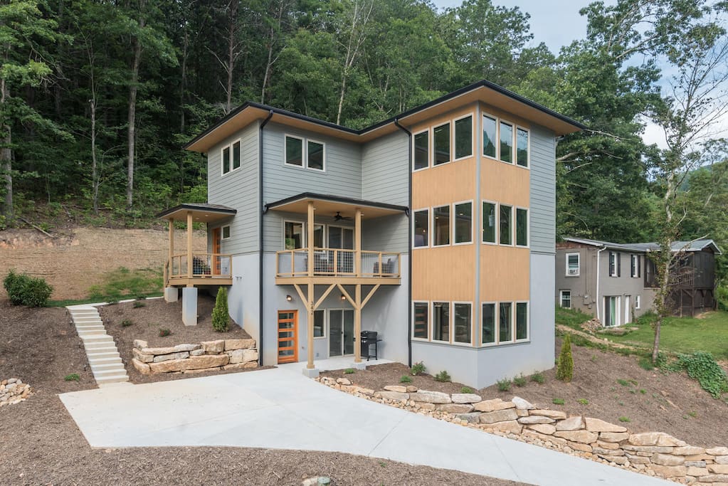 The Baird's Nest Outside View